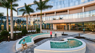 Fountain feature outside of Venice hospital patient pickup