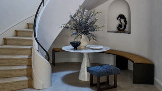 Book cover of "Tailored Interiors" by Patrick Sutton