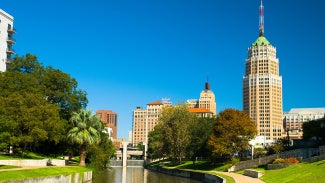 Beautiful, sunny San Antonio skyline