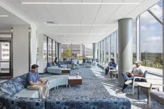  IN PUBLIC SPACES SUCH AS PATIENT CHECK-IN AND WAITING AREA, VISITORS ARE GREETED BY A WELCOMING, CALM AND LIGHT-FILLED SPACE TO CREATE A CLEARLY-DEFINED ENVIRONMENT. 