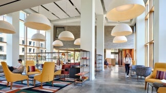 The project provides not only comfortable, private residential spaces, but also welcoming and accessible community areas that facili‑ tate meeting new people, enjoying moments of calm, and spending free time on fulfilling recreational activities. In the student lounges, furniture is suitable to socialization and “social studying,” and we expect these spaces will take on the character of a co-working space.
