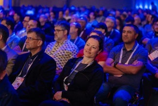 dami lee aia25 crowd