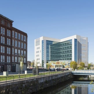 THE LEED-PLATINUM LOWELL JUSTICE CENTER CONSOLIDATES FOUR COURTHOUSES INTO ONE REGIONAL JUSTICE CENTER WITH A DESIGN THAT BALANCES FUNCTIONALITY, ACCESSIBILITY, SECURITY, AND SUSTAINABILITY.