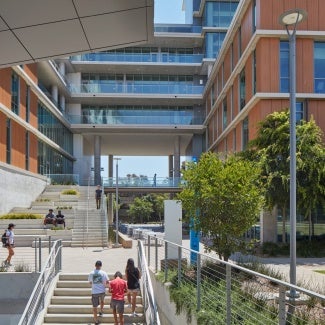 The North Torrey Pines Living & Learning neighborhood (NTPLLN) at UC San Diego is designed to promote physical and mental well-being, support the school's environmental commitments, and foster community connections.